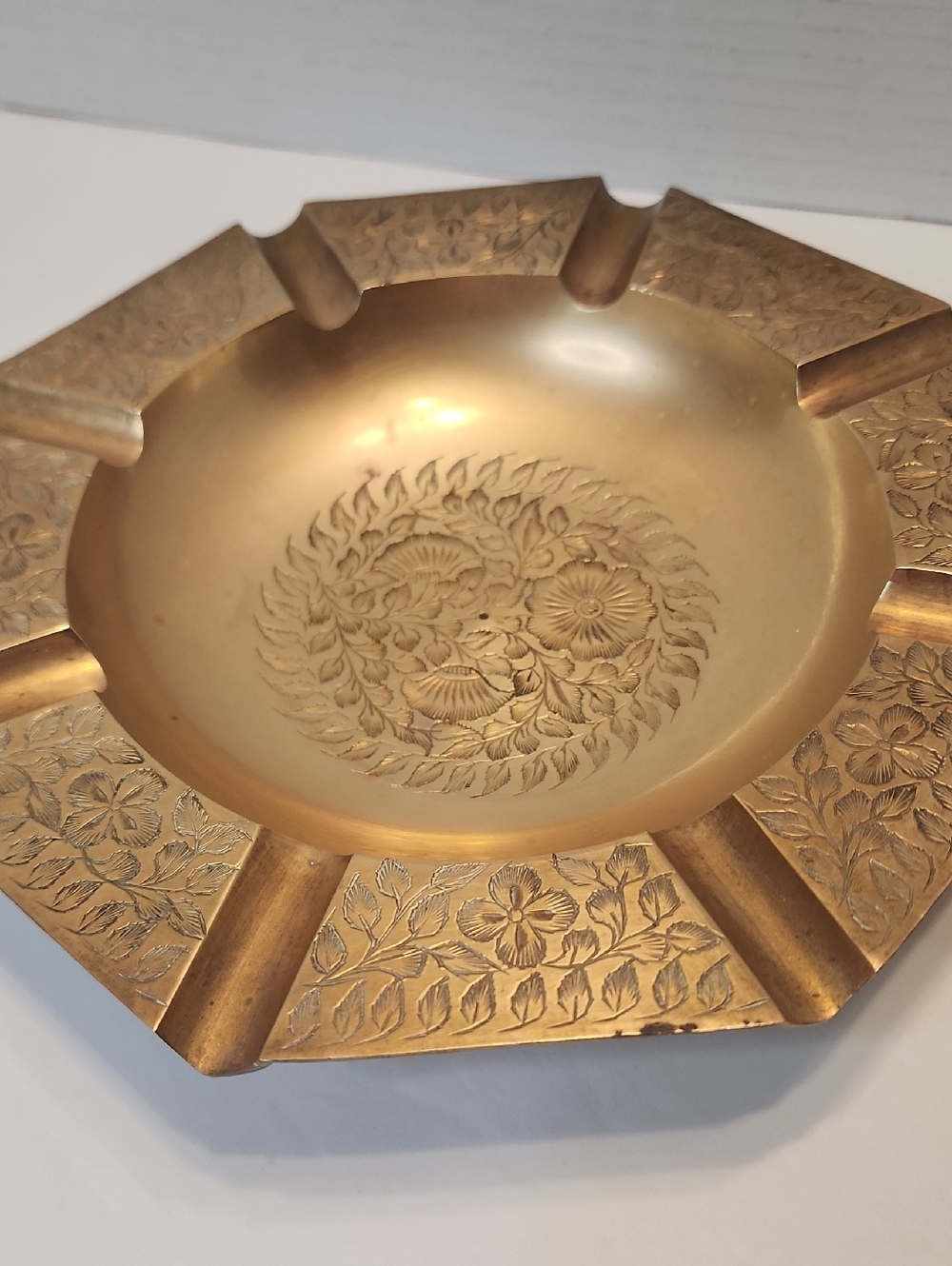 Solid Brass Floral Engraved Ashtray Gold Finish Made India 8 Cig Slots Octagonal